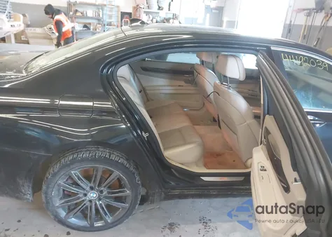 2010 BMW 750Li xDrive из США, поврежденный, VIN WBAKC8C5XAC430864